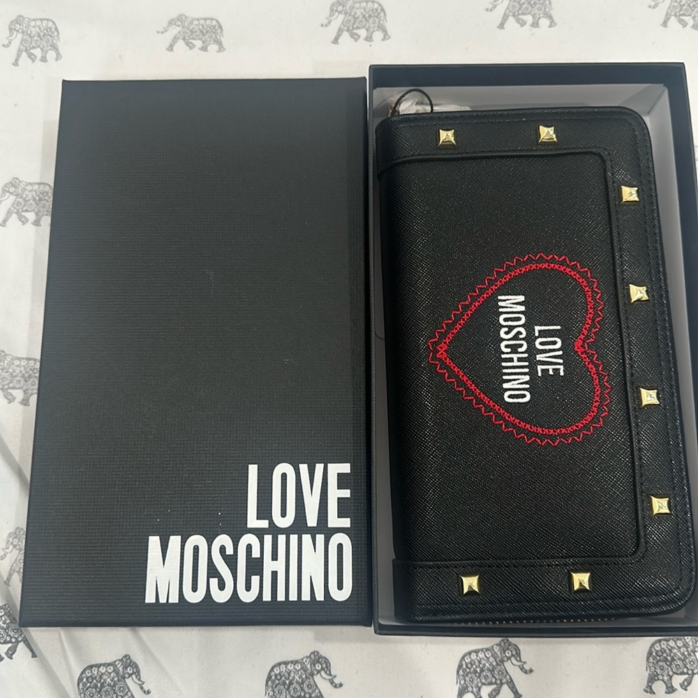 Love moschino wallet